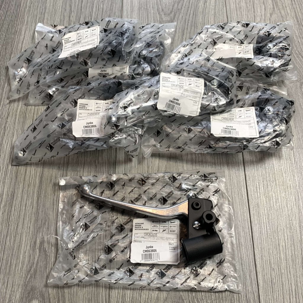Remhendel + strop links Vespa Sprint Primavera NIEUW, Info@jynkx.com, Nieuw, Ophalen of Verzenden, Piazza 99