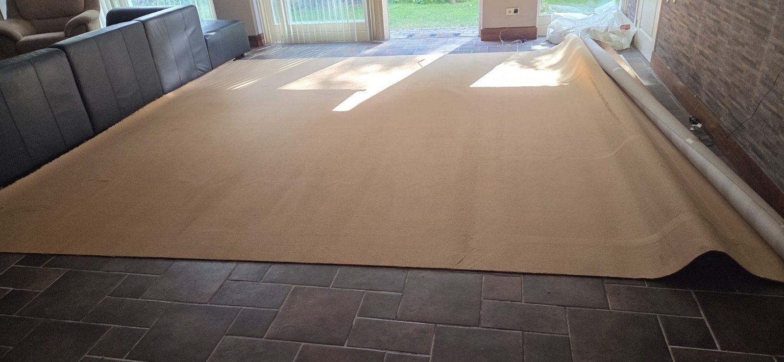 te koop nieuw vloerbedekking 4 meter bij 4,25 meter, Ophalen, Geel, Nieuw, Tapijt