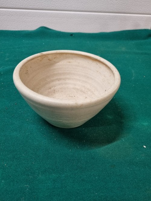 Bloempot creme aardewerk gesigneerd, Ophalen of Verzenden, 'T Olde Gre-j, Info@toldegrej.nl, Endepoelstraat 20f Didam
