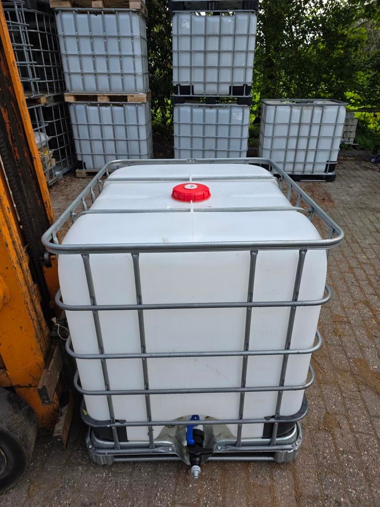 Schoongespoelde IBC vaten met Gardena kop, regenton/regenvat, Ophalen