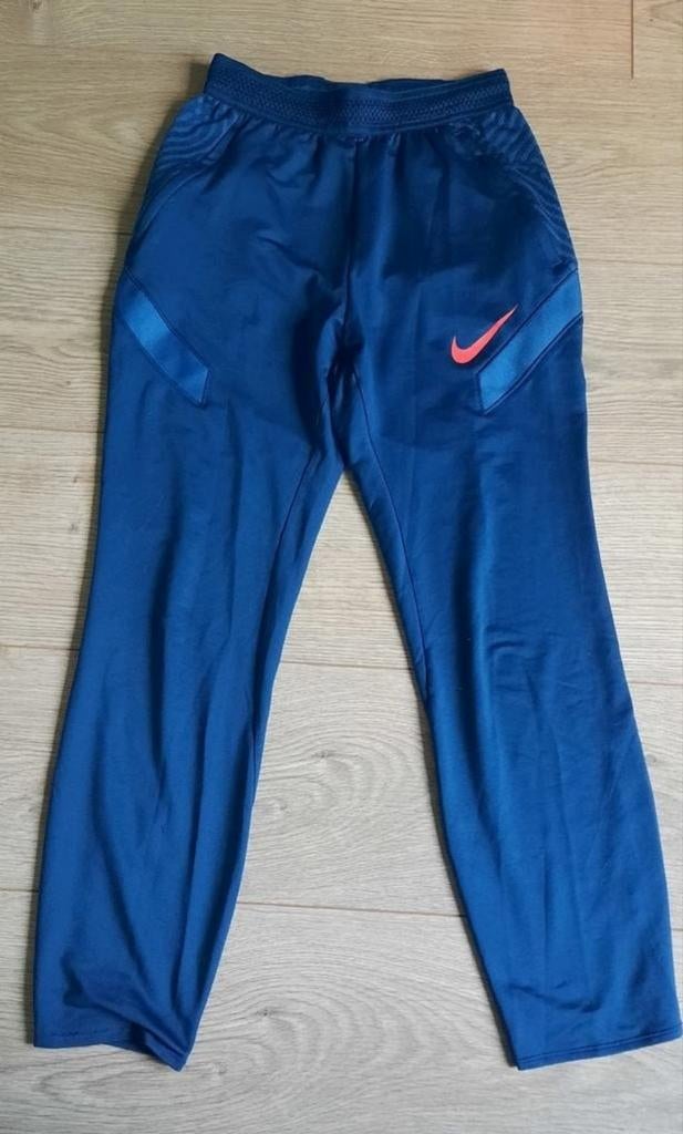 Nike Dri-Fit maat L kids 147- 158 cm trainingsbroek, Ophalen of Verzenden, Zo goed als nieuw
