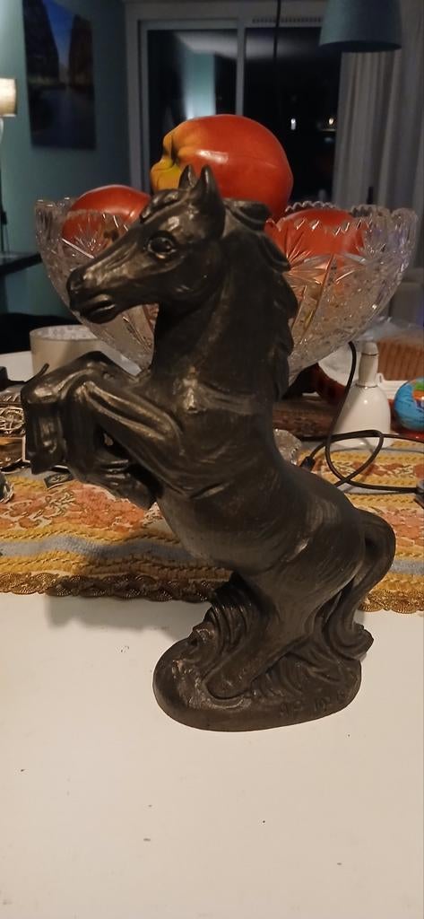 Mooi beeld van een steigerend paard, Ophalen of Verzenden, Overige materialen, Beeld, Handgemaakt