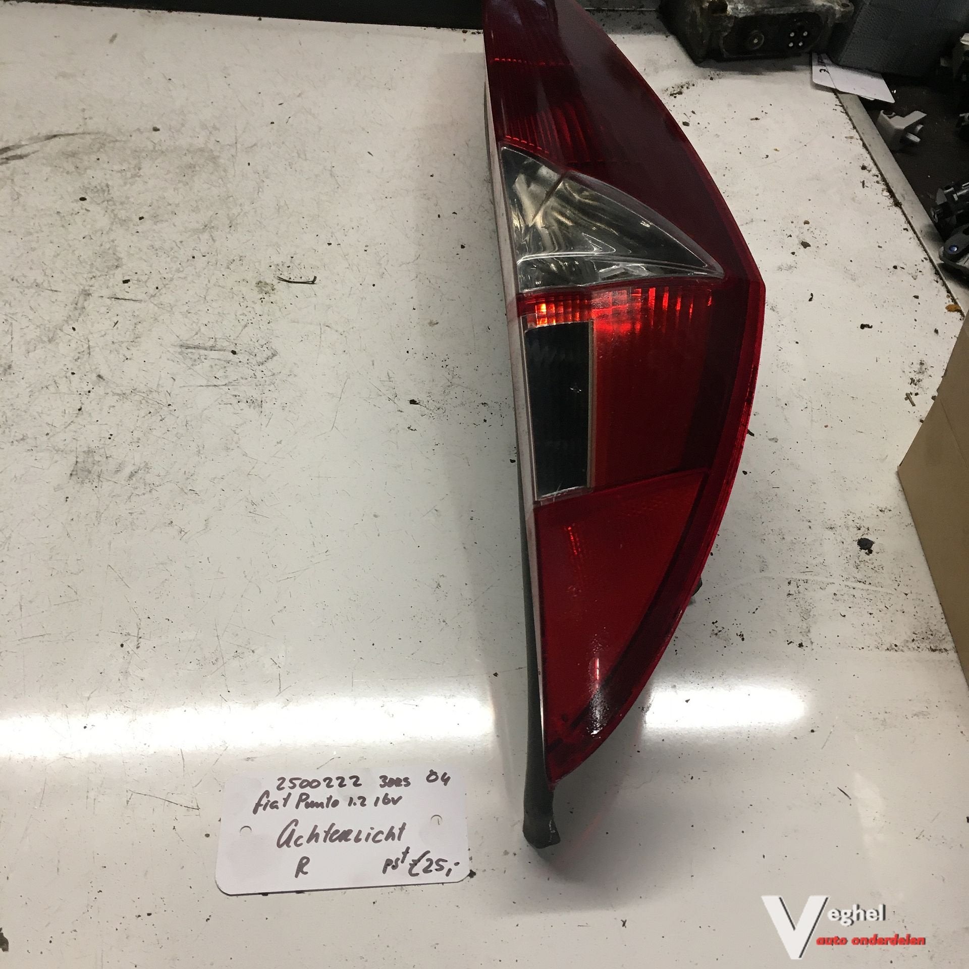 Fiat Punto 3drs 1.2 16v 2004  2500222  Achterlicht  Rechts