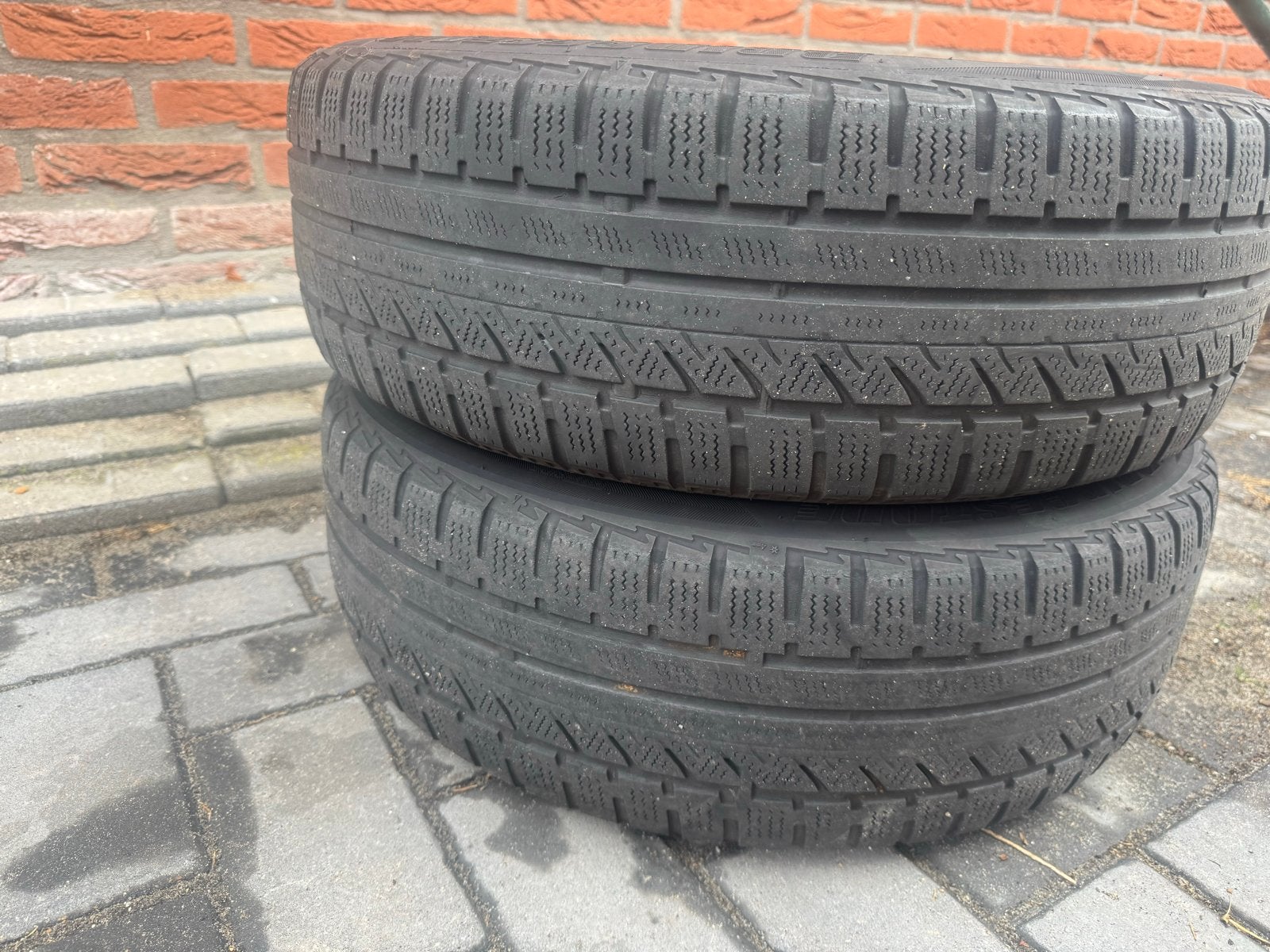 Winterbanden met velgen en wieldoppen - Opel, Auto diversen, Wieldoppen, Ophalen