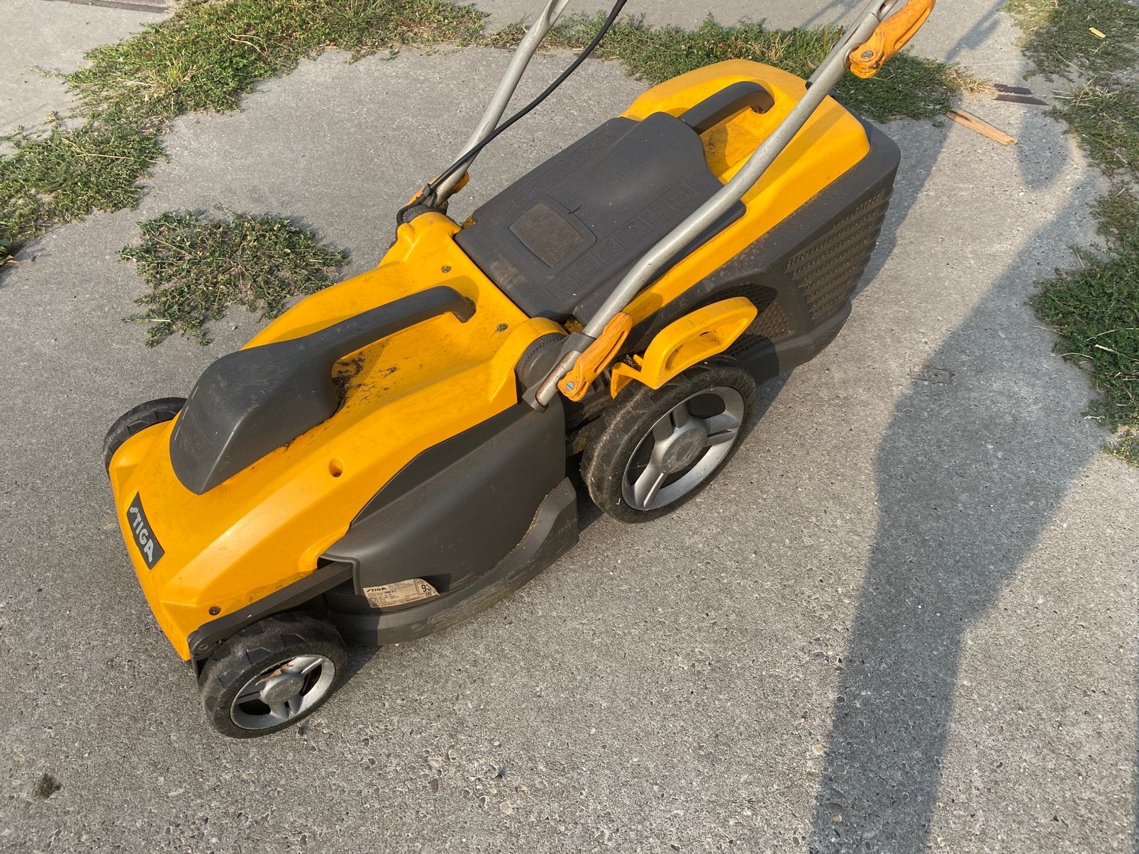 Stiga grasmaaier 230B, Tuin en Terras, Grasmaaiers, Zo goed als nieuw, Elektrische grasmaaier, Cirkelmaaier, Mulchfunctie, Opvangbak