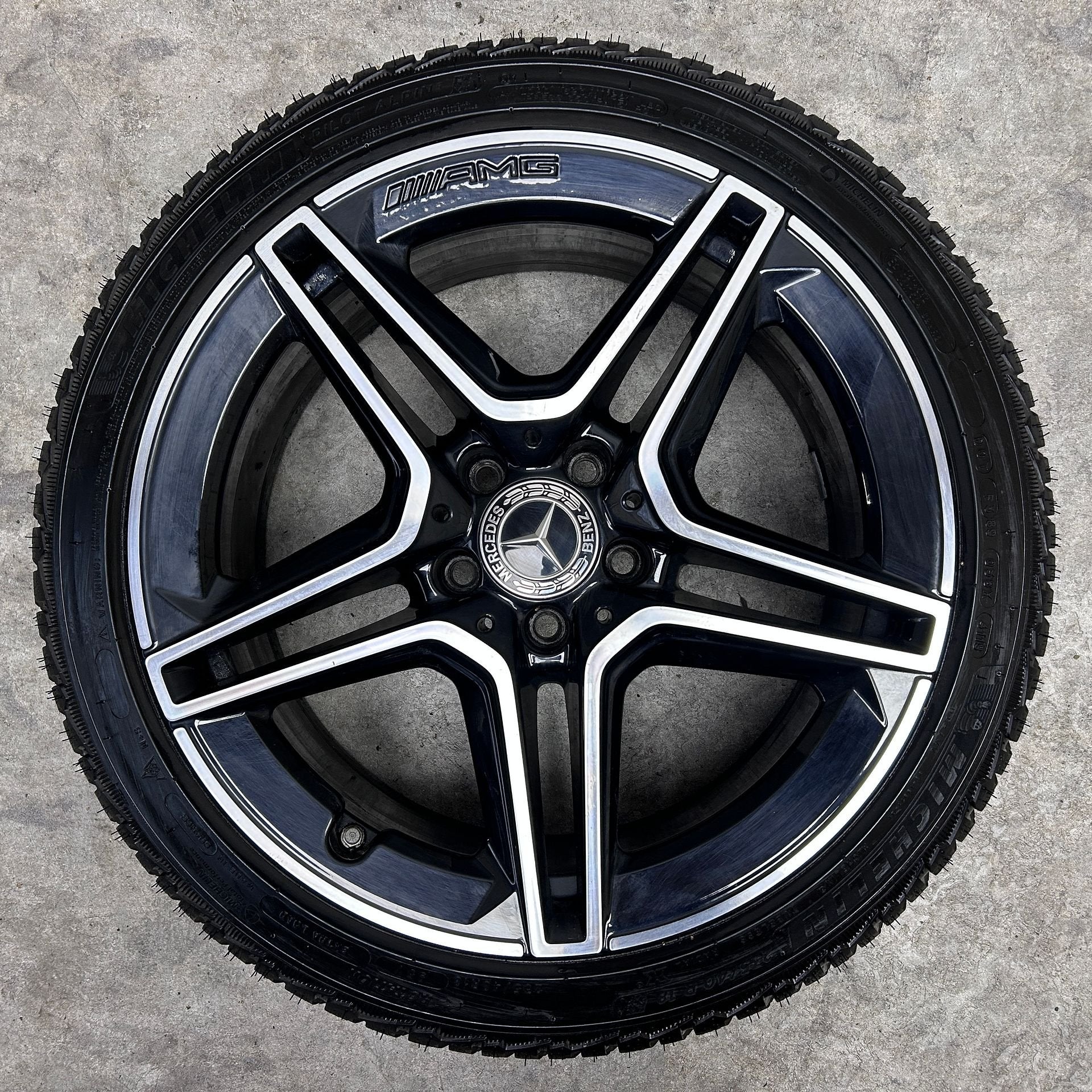 18 inch originele AMG velgen + winterbanden Mercedes A35 AMG, Auto-onderdelen, 18 inch, Gebruikt, -, -