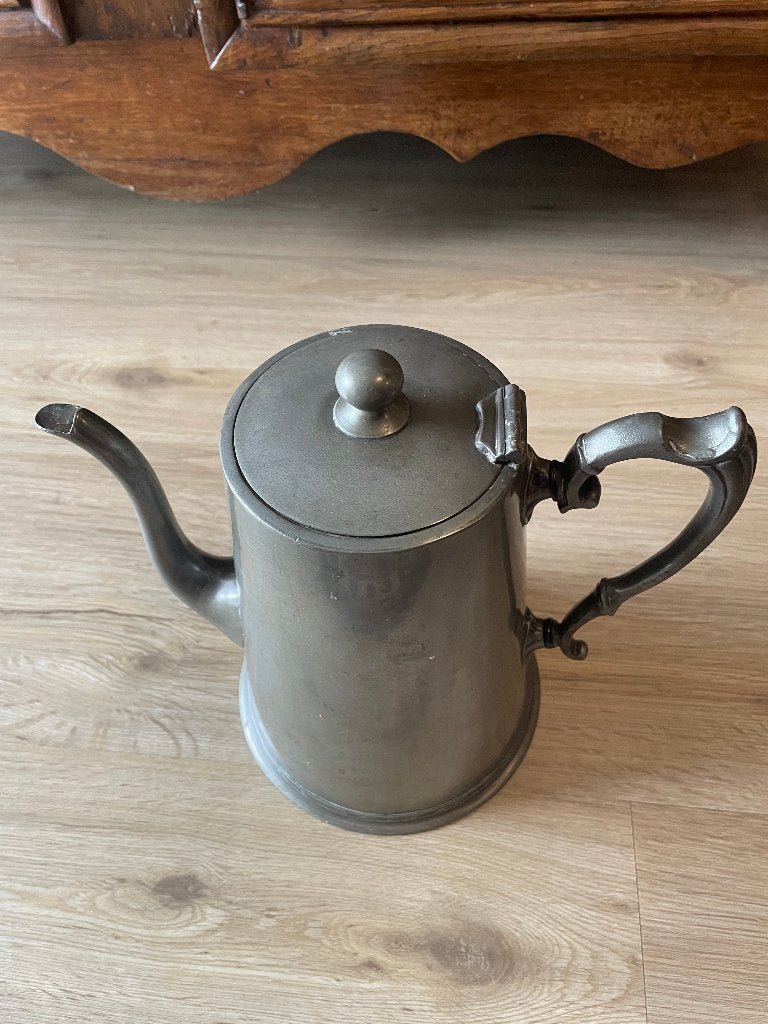 Antieke tinnen koffiekan/theepot, Ophalen