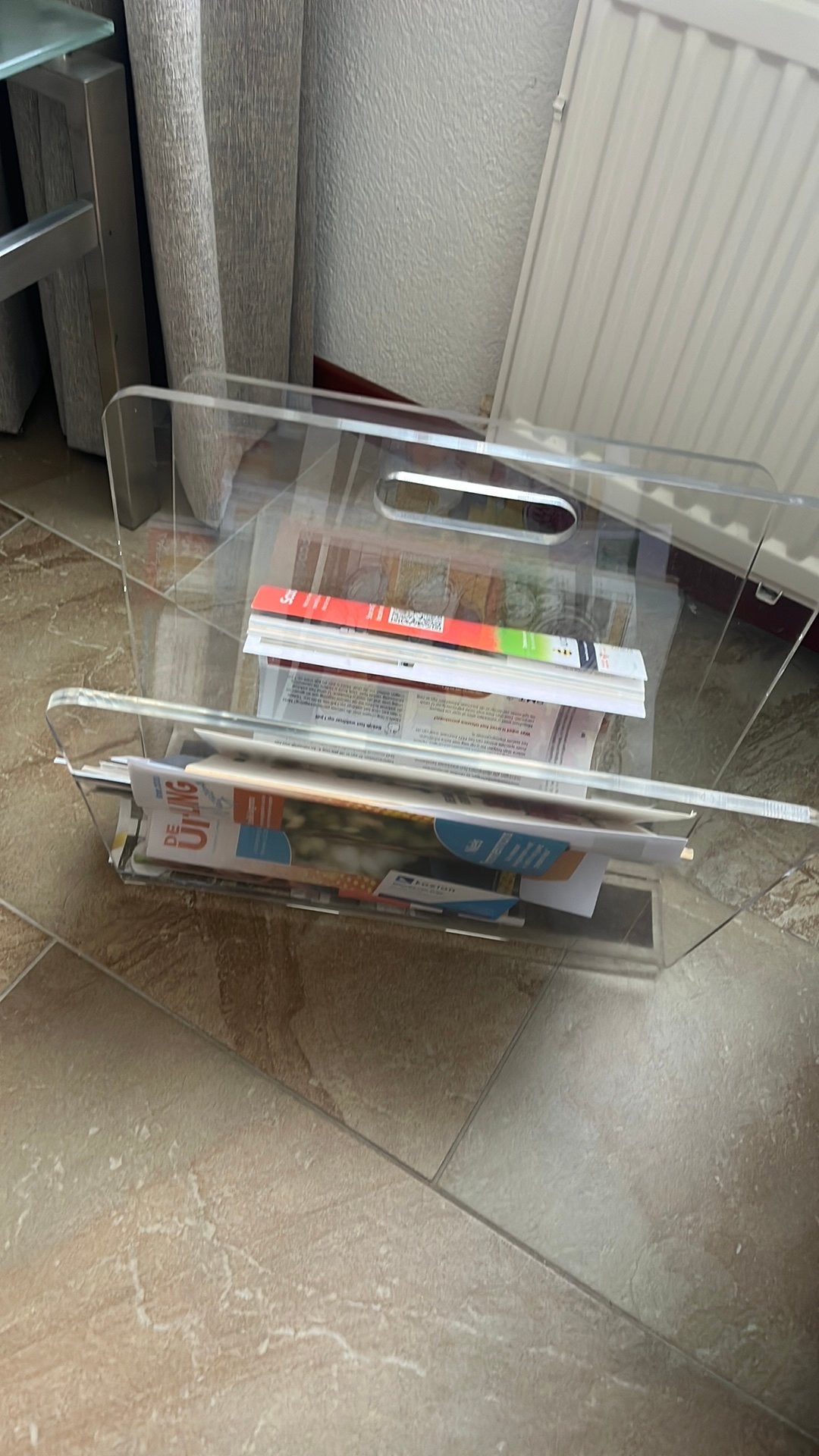Moderne kranten en tijdschriften bak, Met handvat, Gebruikt, Modern, Ophalen of Verzenden