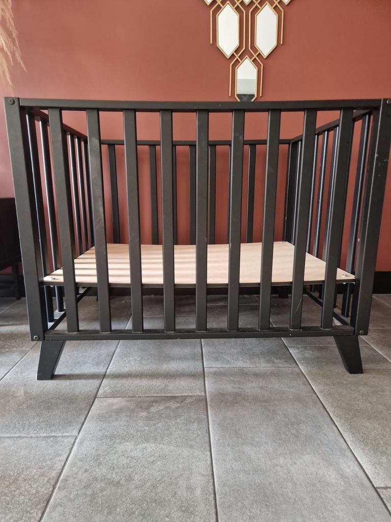 Box Julia zwart 98x78 cm met matras en boxkleed, Kinderen en Baby's, Boxen, Ophalen, Gebruikt, Rechthoekig, Boxkleed