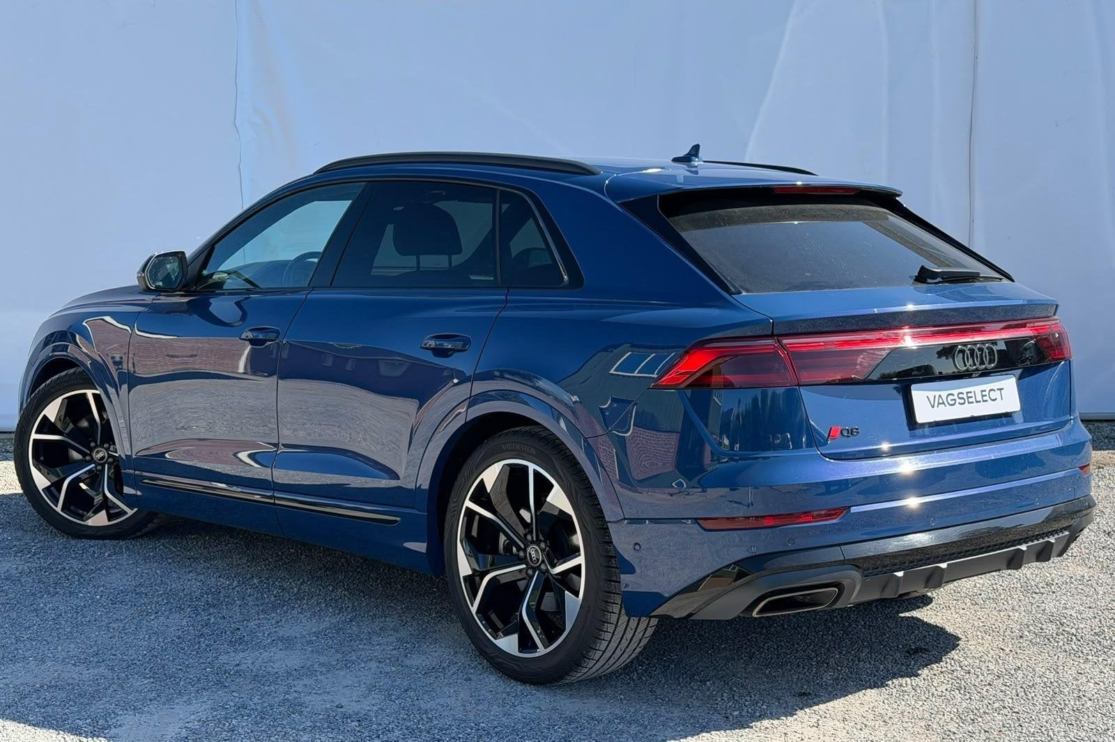Audi Q8 55 TFSI quattro | 360 Camera | HUD | Leder | Trekhaa, Auto's, Automaat, Dealer onderhouden, 77 km/l, Gebruikt