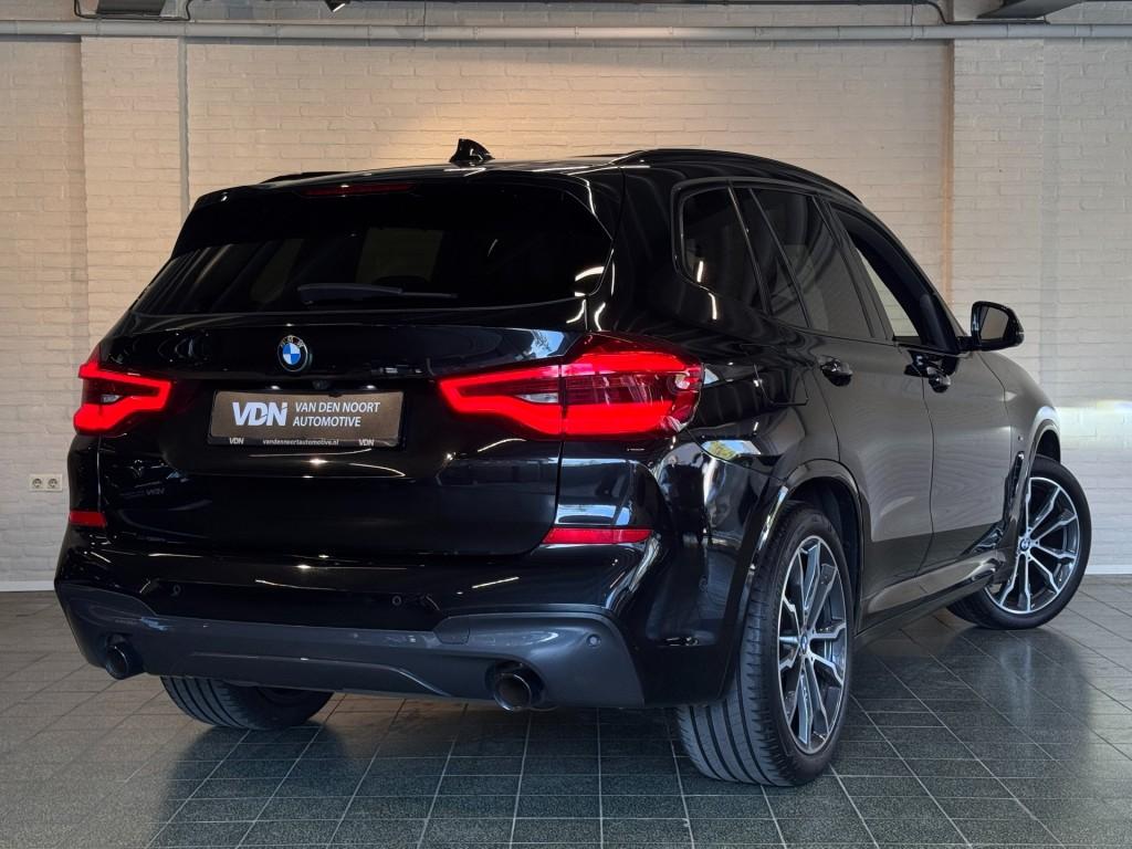 Bmw X3 xDrive20i High Executive M-Sport Pano Trekhaak Camera, Auto's, 1998 cc, Huisgarantie, 4 cilinders, Zwart