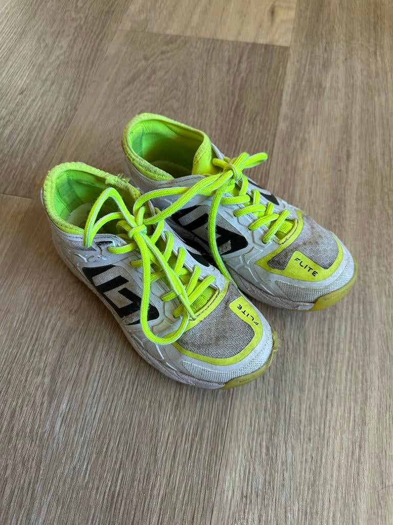 Brabo hockey schoenen maat 33 - Wit/Neon Geel, Ophalen, Gebruikt, Schoenen
