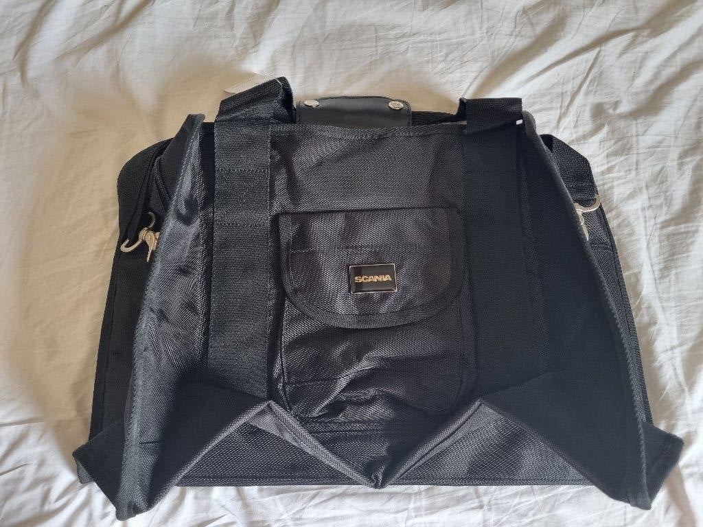 Scania reistas, 40 tot 60 cm, 30 cm of meer, Zwart, Ophalen of Verzenden