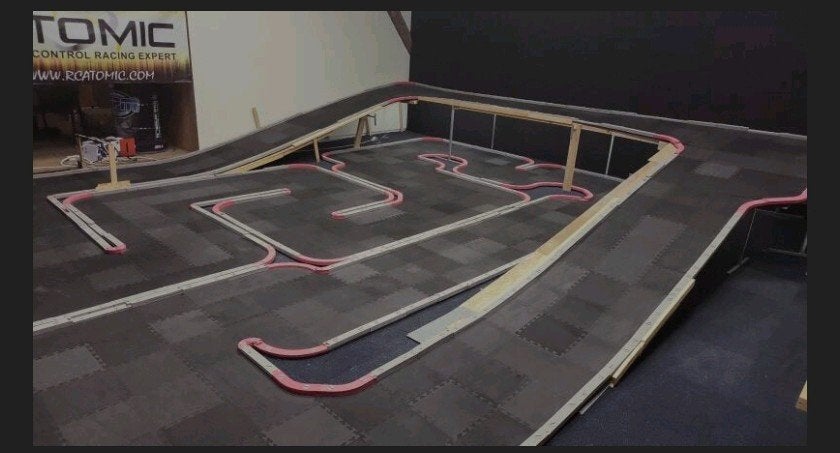 Gigantische Kyosho RCP race Baan - 30x30m, Ophalen, Gebruikt