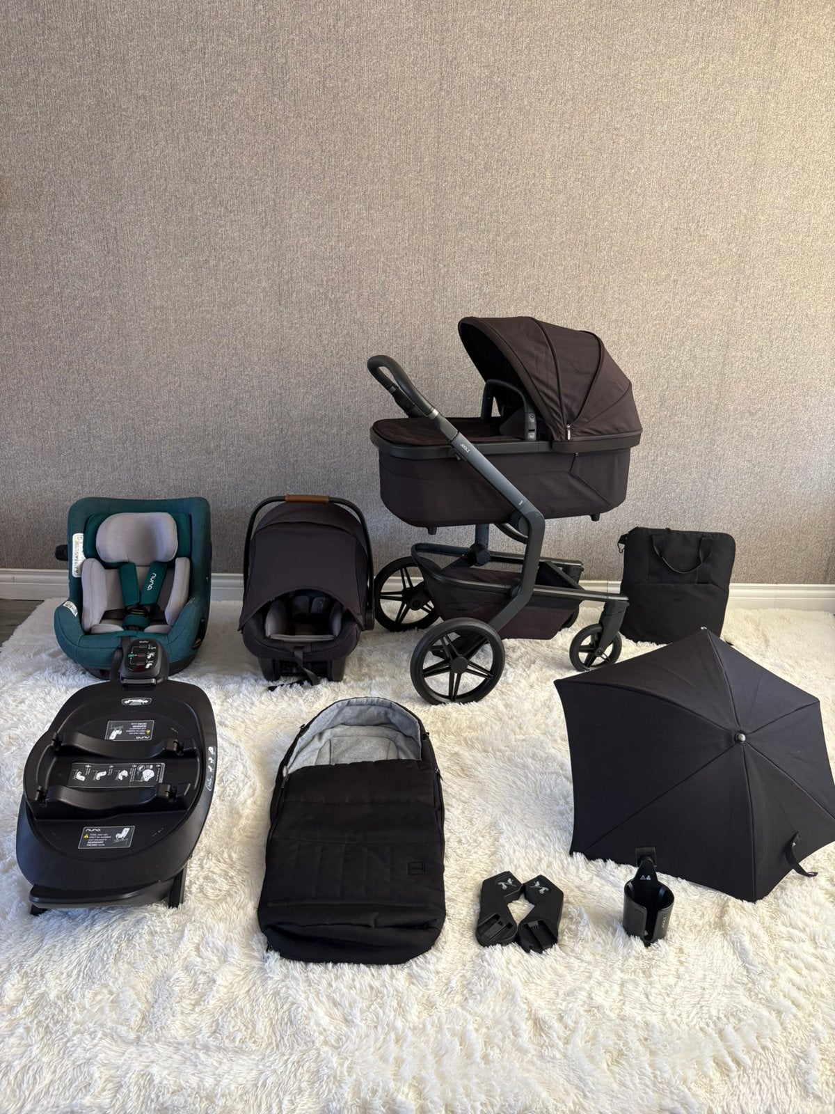 Joolz Day 5 compleet met 2 autostoelen 360 + base draaibaar!, Kinderen en Baby's, Kinderwagens en Combinaties, Zo goed als nieuw