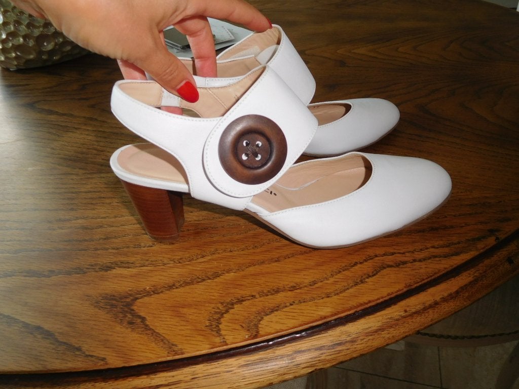 NIEUW wit leer pumps merk MAURO TECI maat 36, Kleding | Dames, Schoenen, Pumps, Wit, Nieuw, Ophalen of Verzenden