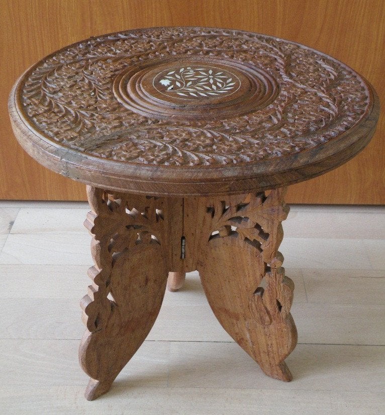 Bijzettafeltje. Oosters, Indiaas. Prachtig houtsnijwerk., Ophalen of Verzenden, Hout