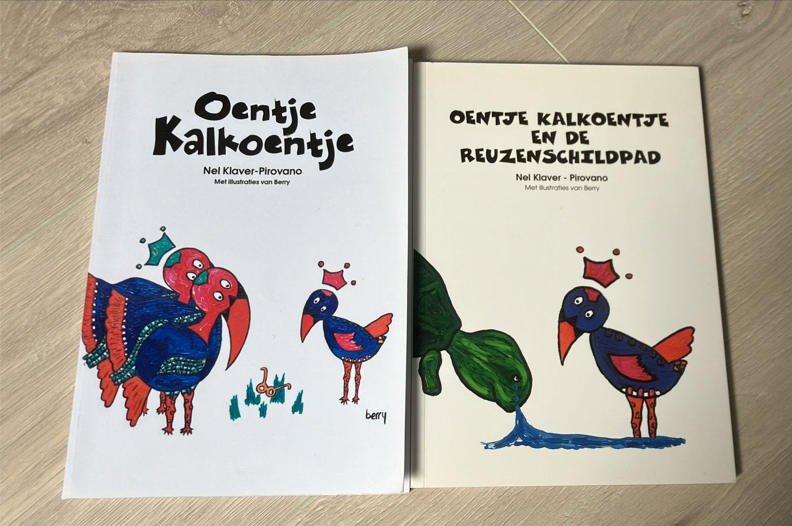 Oentje Kalkoentje 2 boeken reuzen schildpad handtekening, Ophalen of Verzenden, Zo goed als nieuw