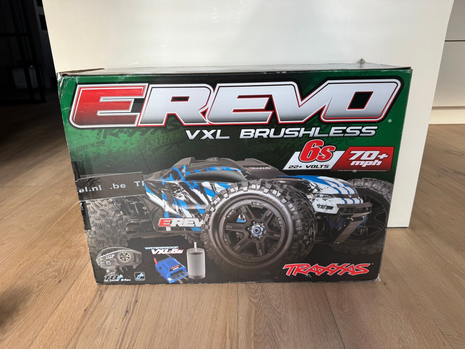 Traxxas erevo 2.0 doos, Hobby en Vrije tijd, Modelbouw | Radiografisch | Auto's, Ophalen, Zo goed als nieuw, Auto offroad
