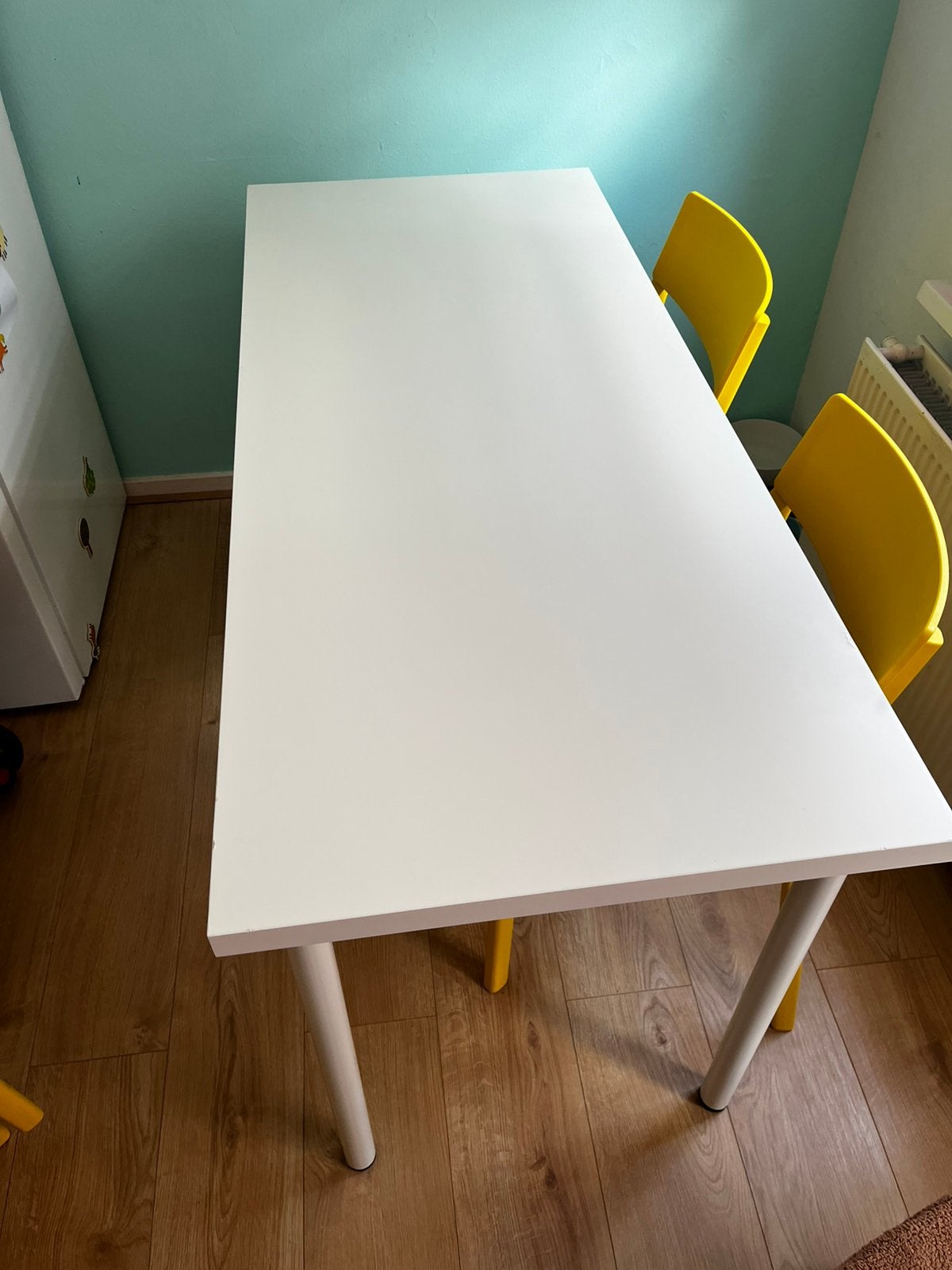 Ikea lagkapten/adils bureau 140x60, Huis en Inrichting, Bureaus, Ophalen, Zo goed als nieuw