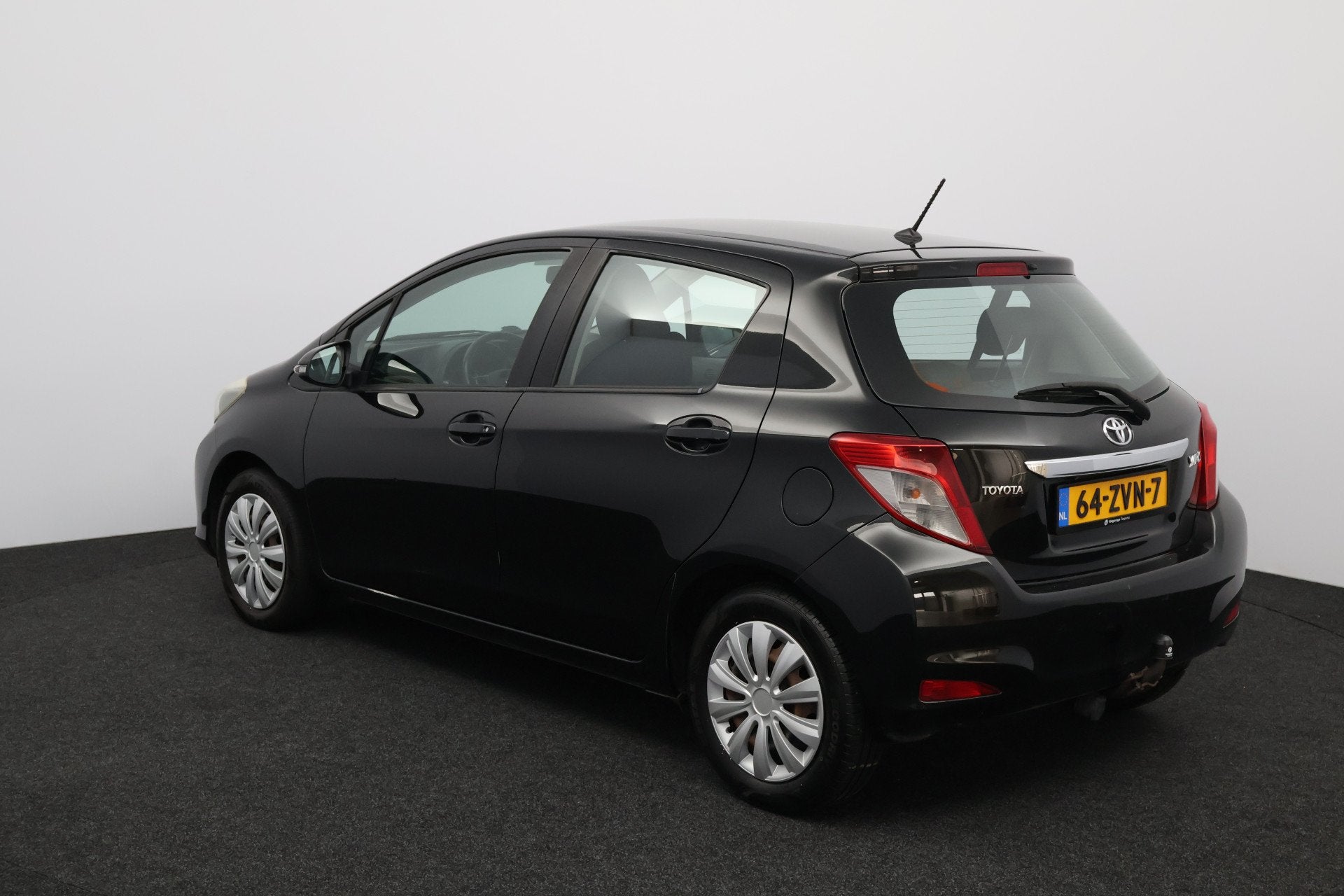 Toyota Yaris 1.0 VVT-i Aspiration/ Trekhaak/ Airco/ Navi/ Bl, Auto's, Euro 5, Stof, Gebruikt, Zwart