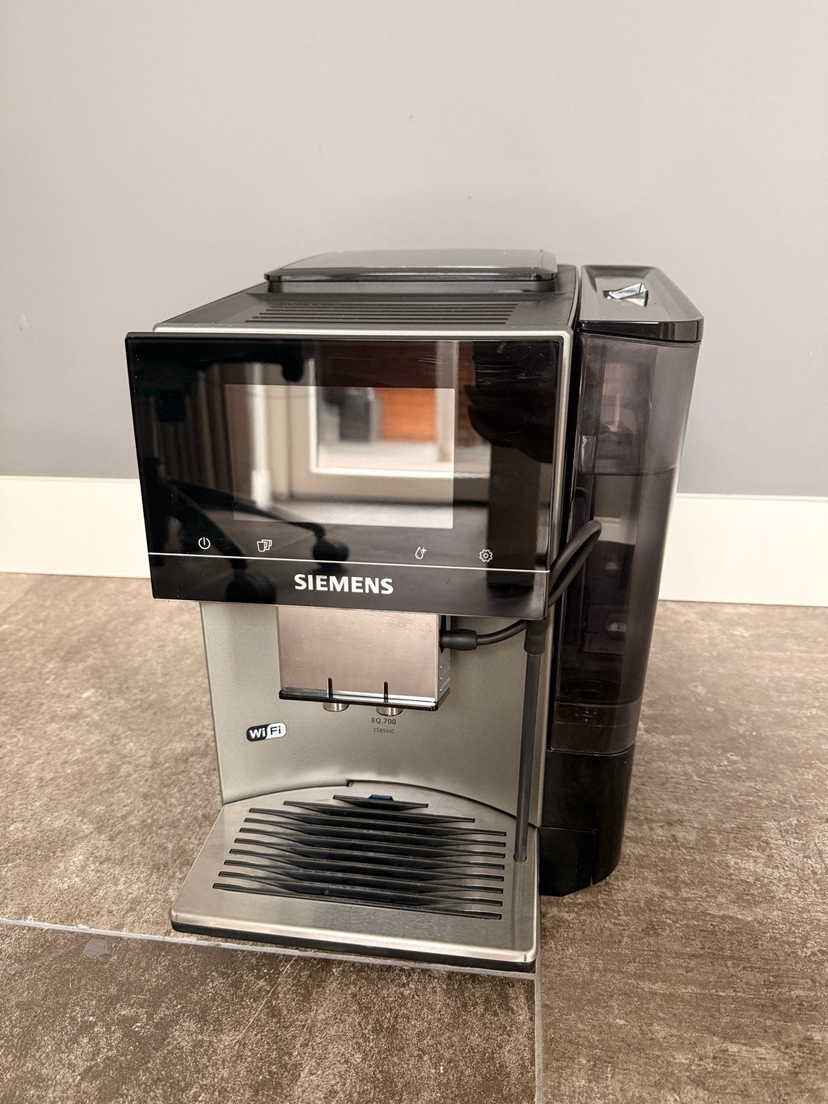 Siemens EQ.700 classic koffiemachine - Uitstekende staat, Witgoed en Apparatuur, Afneembaar waterreservoir, Koffiemachine, Zo goed als nieuw