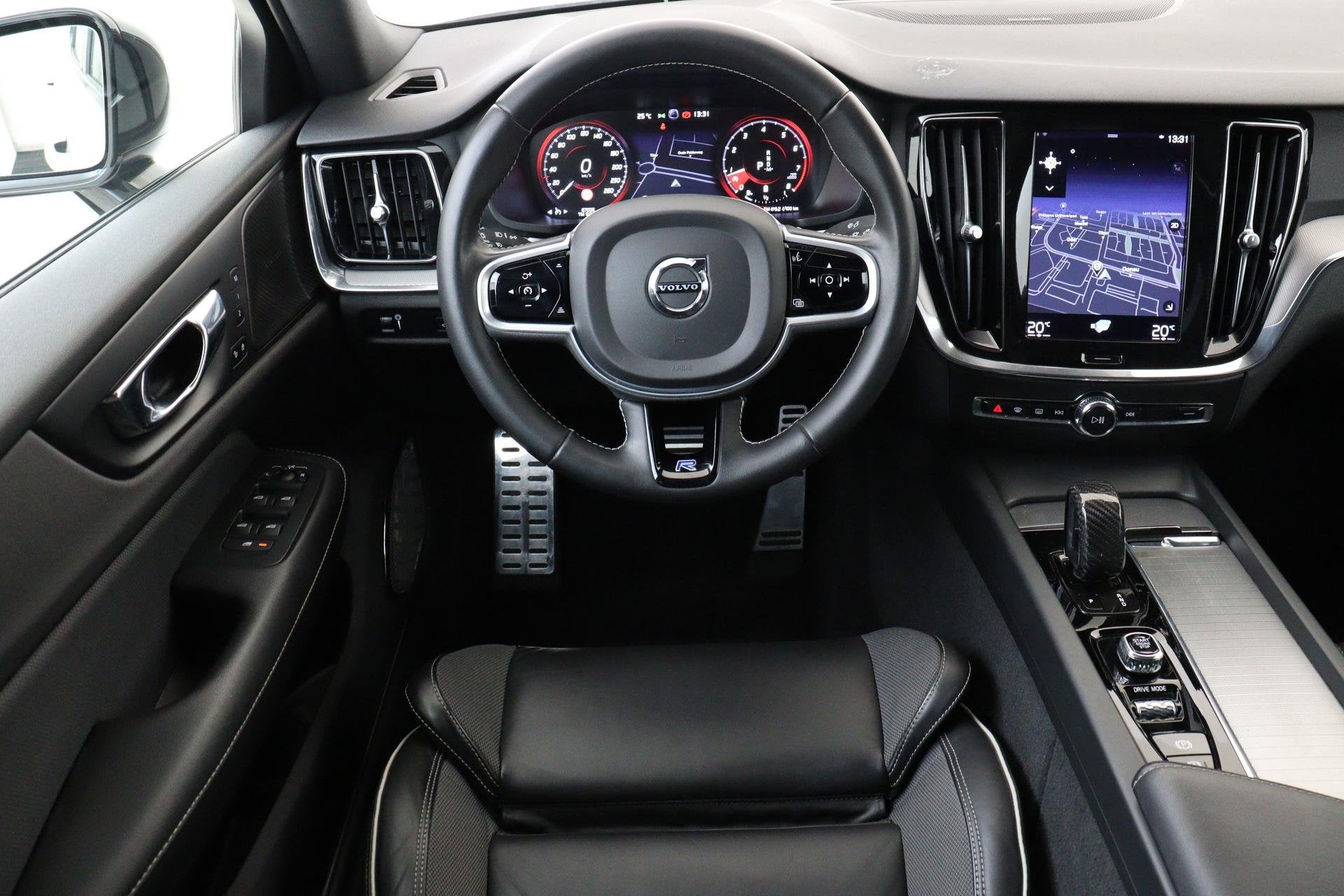 Volvo S60 B4 (M-HYBRID) R-DESIGN -PANO.DAK|HARMAN/KARDON|CAM, Auto's, Euro 6, 4 cilinders, 1969 cc, Wit
