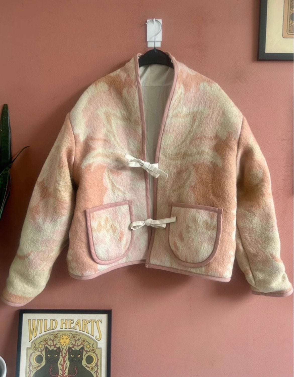 Handgemaakt Oversized wollen deken jasje met bloemen (M/L), Ophalen of Verzenden, Zo goed als nieuw, Maat 38/40 (M), Roze