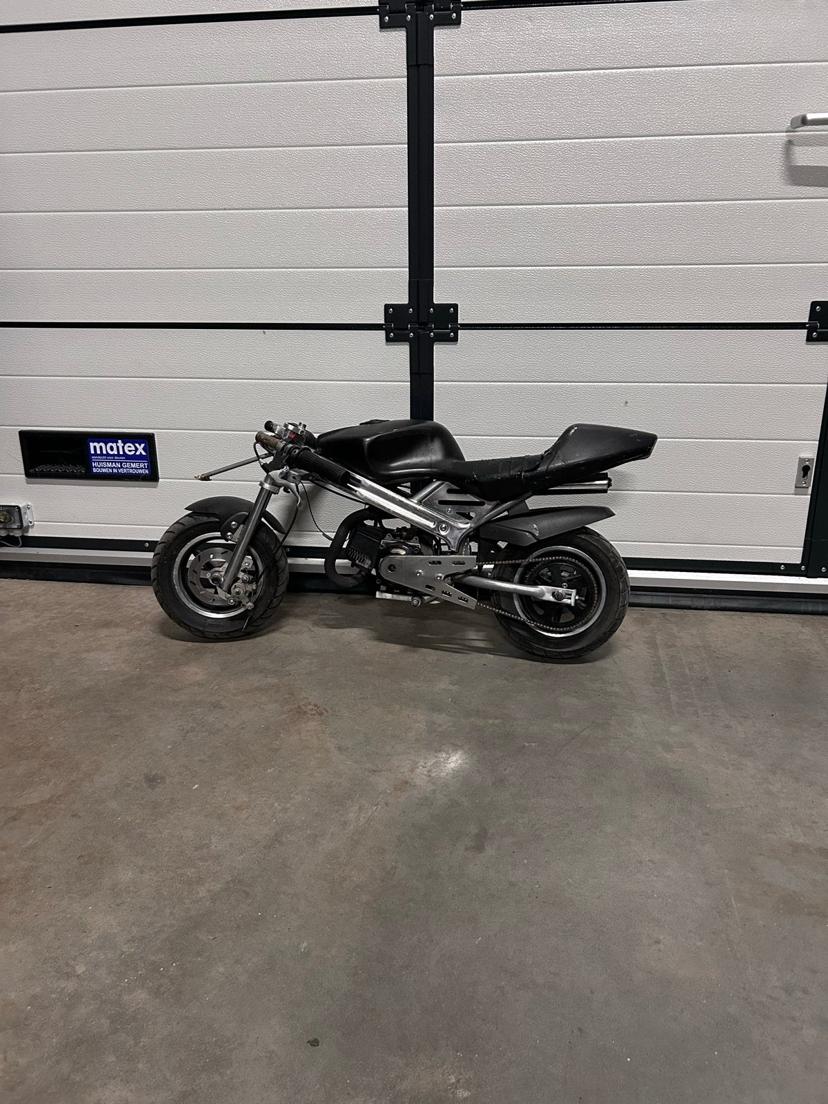 Leuke minibike, mist trekstarter, voor de handige klusser, Fietsen en Brommers, Ophalen of Verzenden, Gebruikt, Pitbike