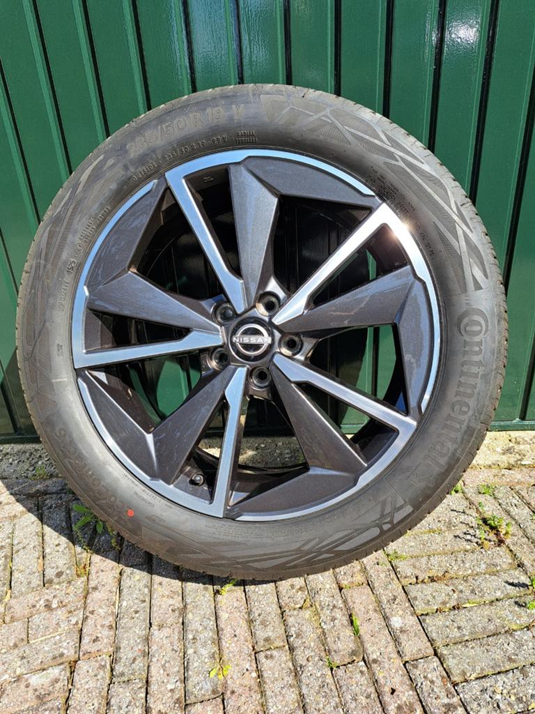 Nissan Qashqai 19 inch velgen met Continental banden, Auto-onderdelen, Banden en Velgen, Gebruikt, Banden en Velgen, 235 mm, Personenwagen