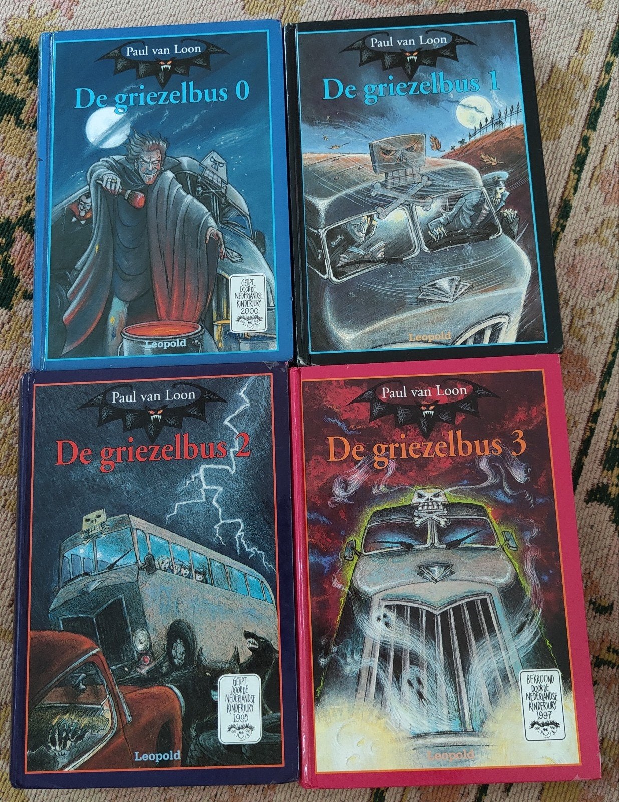 De Griezelbus serie 0, 1, 2, 3 - Paul van Loon, Boeken, Ophalen of Verzenden, Gelezen, Paul van Loon, Fictie