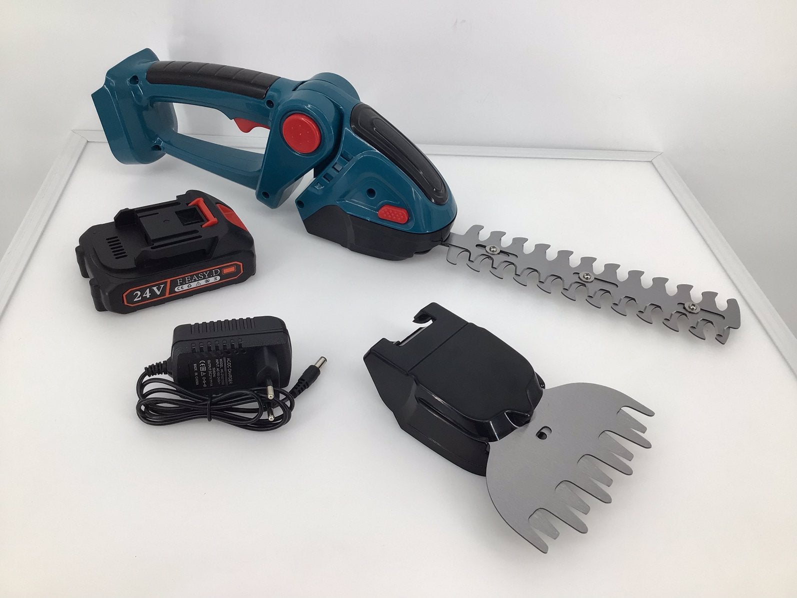Heggenschaar en Grastrimmer.Nieuw.Werkt op Makita18v.€ 36,00, Ophalen of Verzenden, Nieuw, Accu