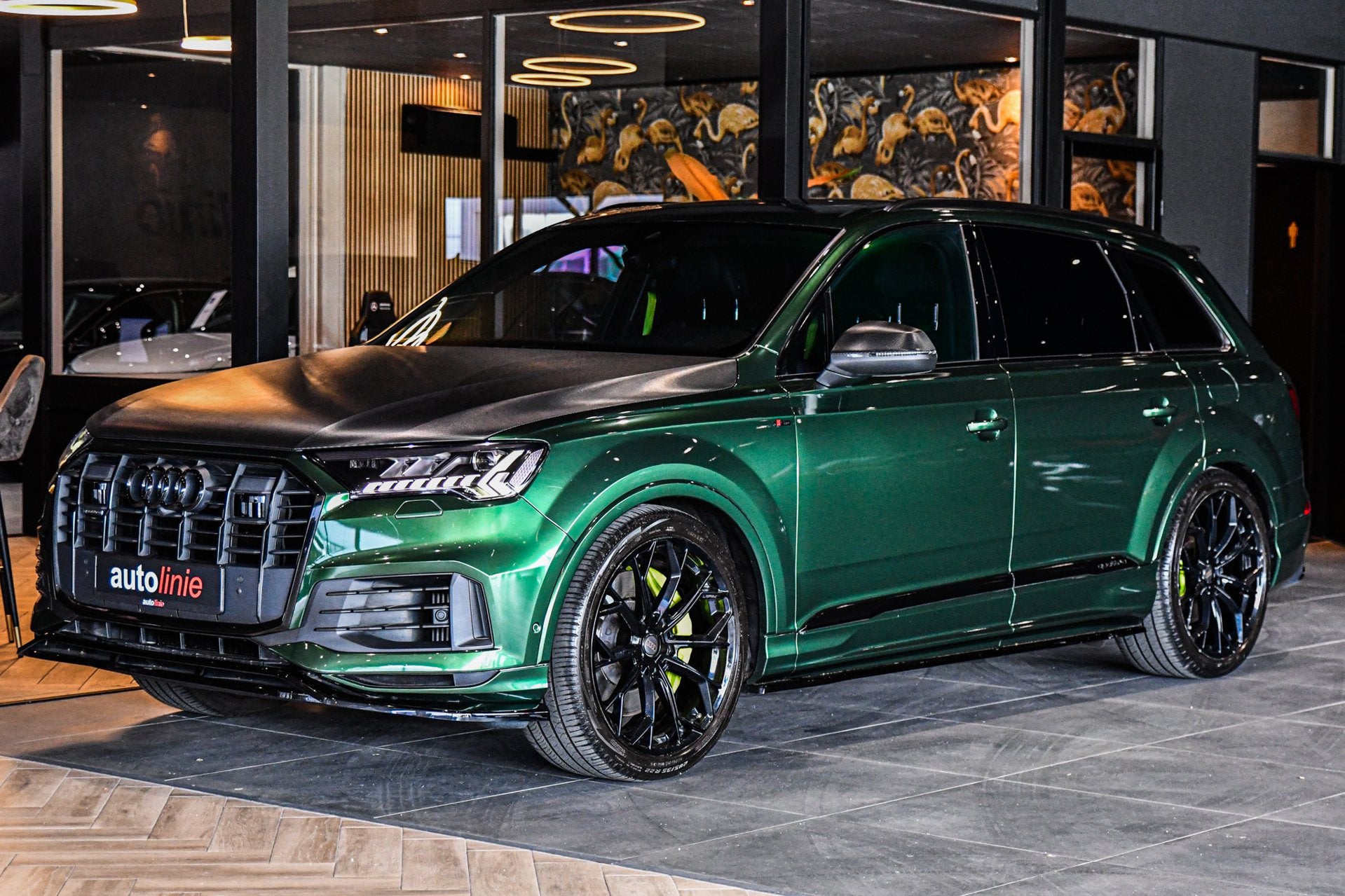 Audi Q7 55 TFSI e quattro S-Line, SQ7 look, Sterrenhemel, B&, Auto's, Dealer onderhouden, Gebruikt, 2995 cc, 138 €/maand