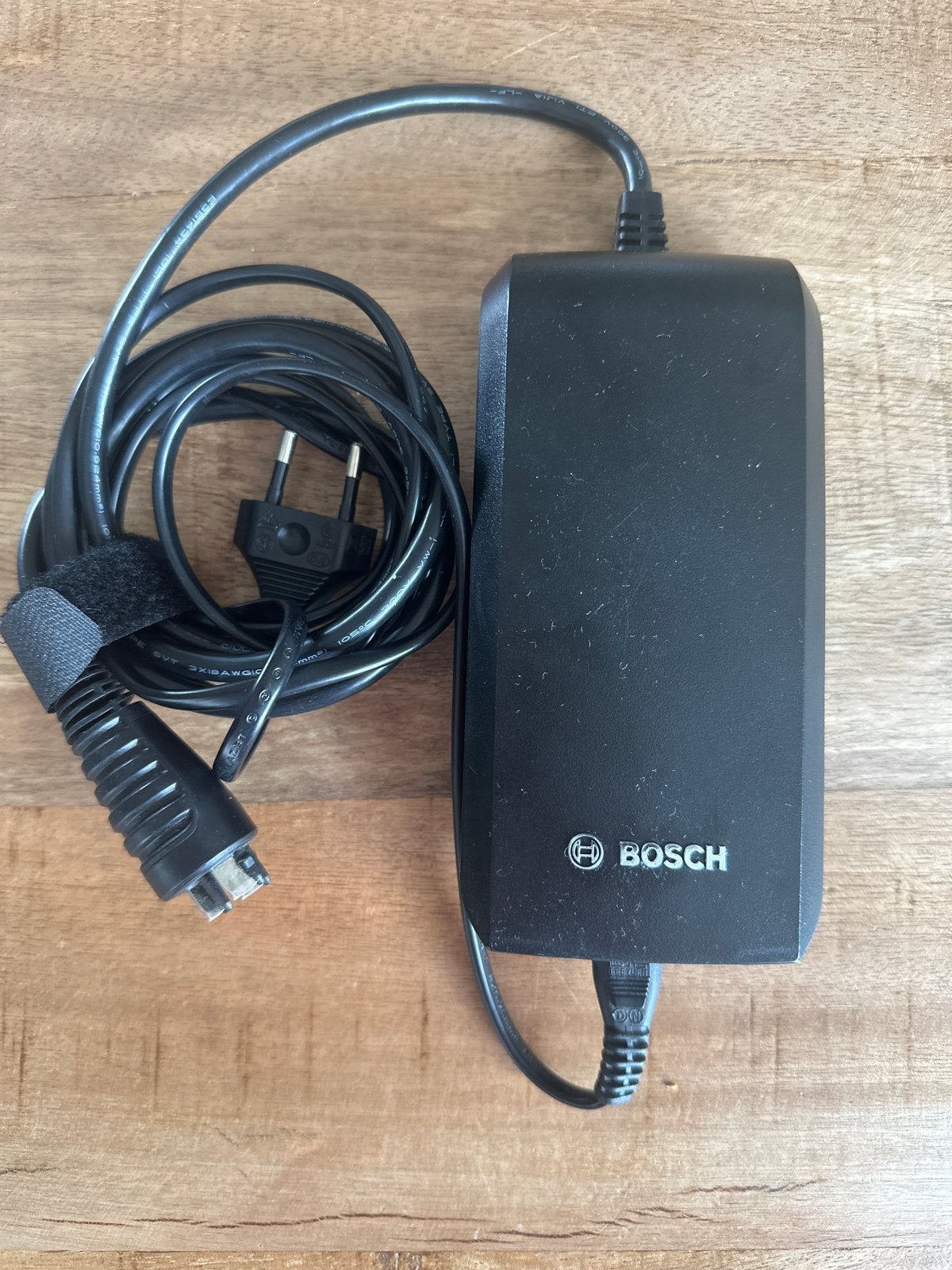 Bosch E-bike Oplader BCS230 Compact Charger 2A, Fietsen en Brommers, Fietsaccessoires | Fietsaccu's, Ophalen of Verzenden, Zo goed als nieuw