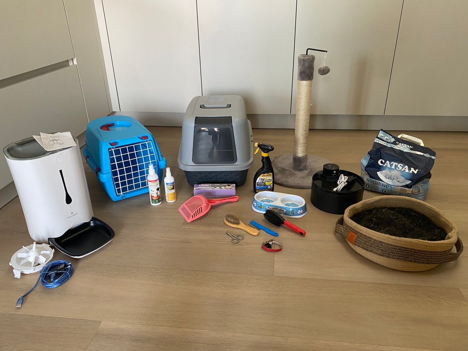Alles voor de poes (kattenbak, poezenmand, voedselmachine), Dieren en Toebehoren, Ophalen
