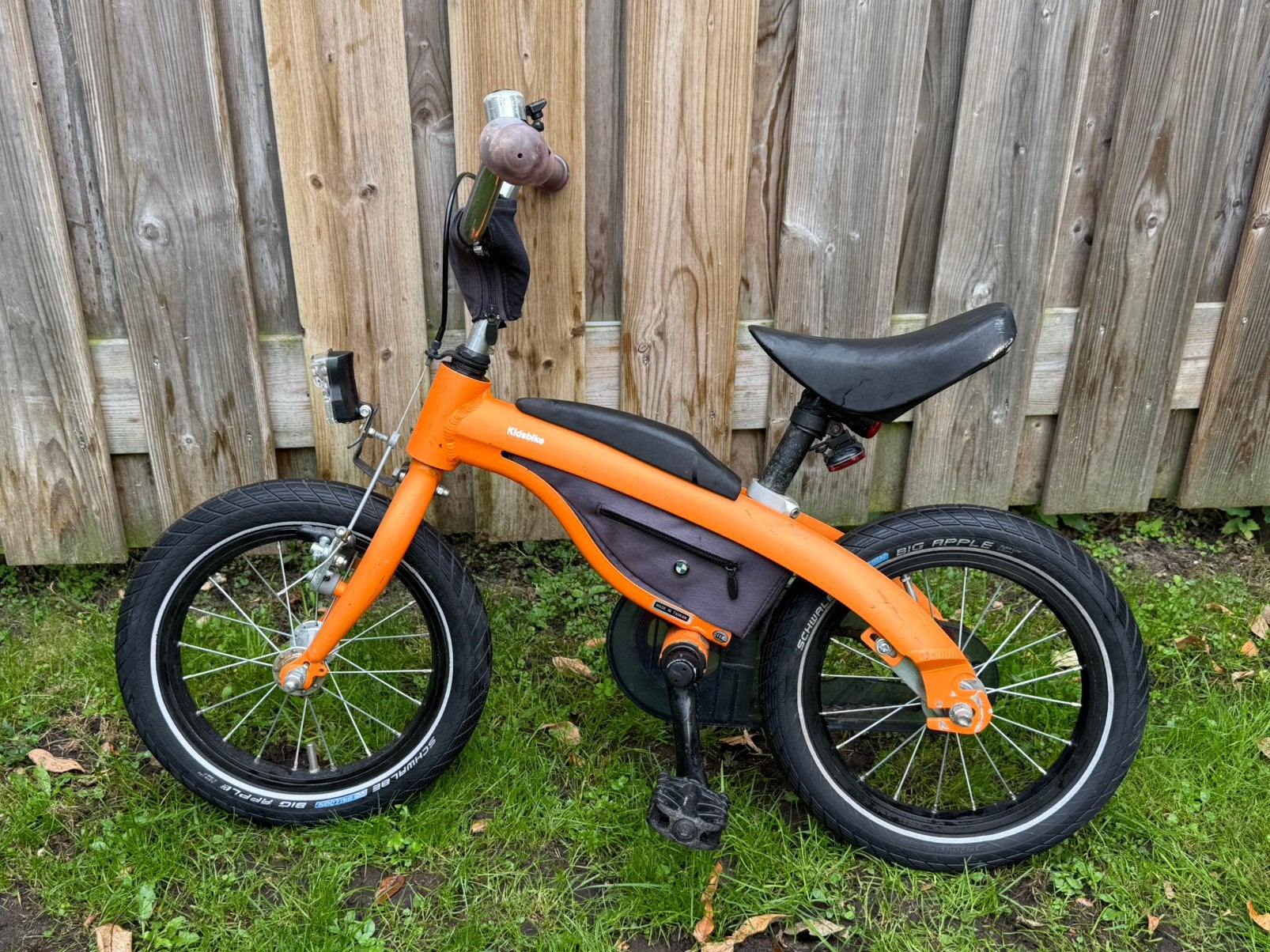 Bmw kids bike, Fietsen en Brommers, Ophalen, Gebruikt, Terugtraprem, Minder dan 16 inch