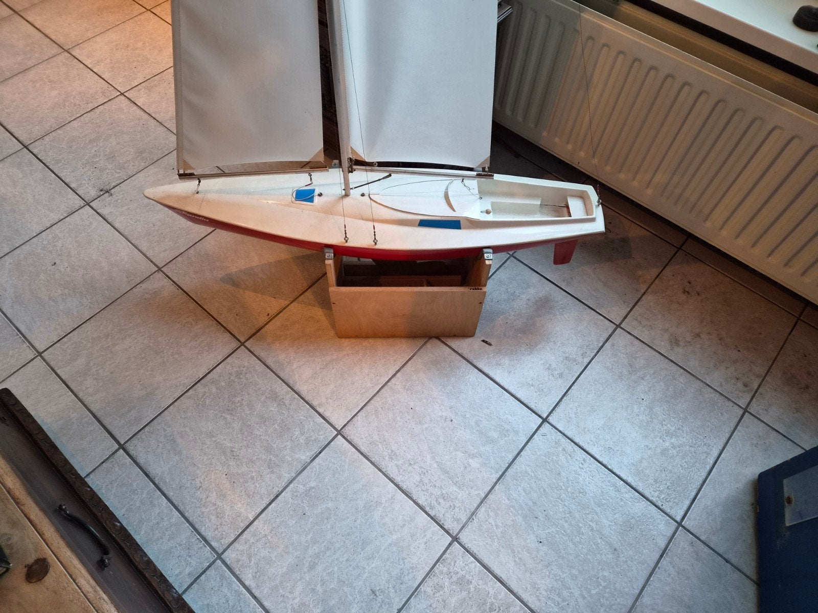 Robbe Model Zeilboot - Klassieke RC Boot, Ophalen, Zo goed als nieuw