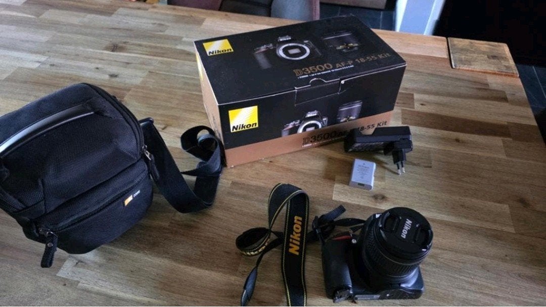 Nikon D3500 Spiegelreflexcamera met tasje - ZGAN, Ophalen of Verzenden, Zo goed als nieuw, Nikon
