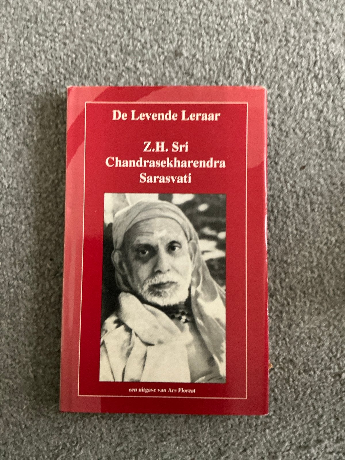 De Levende Leraar: Z.H. Sri Chandrasekharendra Sarasvati, Ophalen of Verzenden, Zo goed als nieuw, Spiritualiteit algemeen, Achtergrond en Informatie