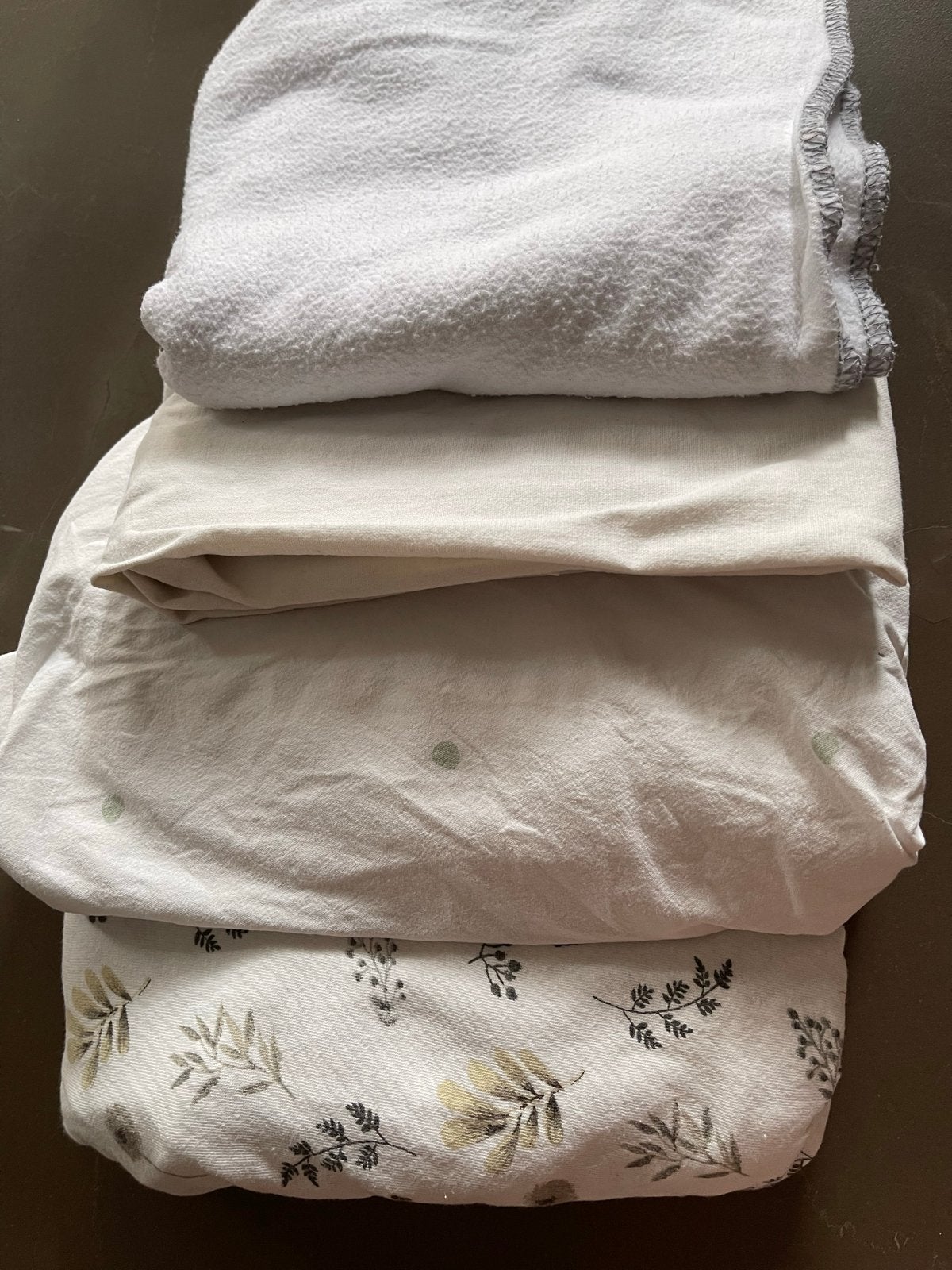 Ledikant beddengoed set: 2 hoeslakens, 2 matrasbeschermers, Kinderen en Baby's, Ophalen, Gebruikt, Overige merken, Ledikant