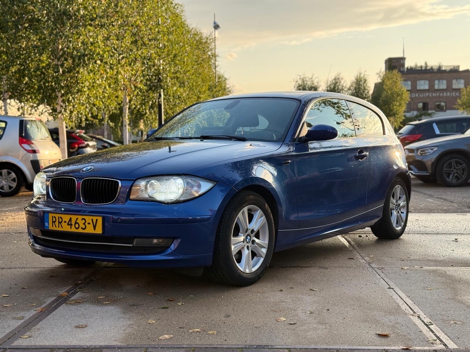 BMW 1-Serie (3-deurs) |CarPlay | Schuifdak | APK tot 05-2027, Auto's, BMW, 1-Serie, 1599 cc, 4 cilinders, 122 pk