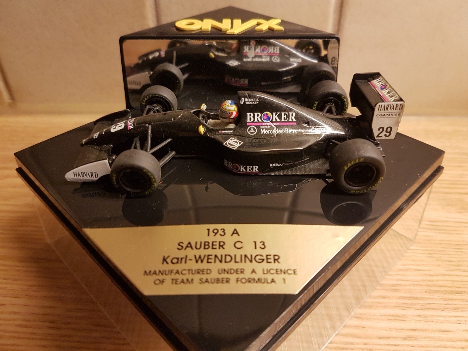 F1 sauber mercedes c13 Karl wendinger broker 1994, Hobby en Vrije tijd, Modelauto's | 1:43, Ophalen of Verzenden, Zo goed als nieuw