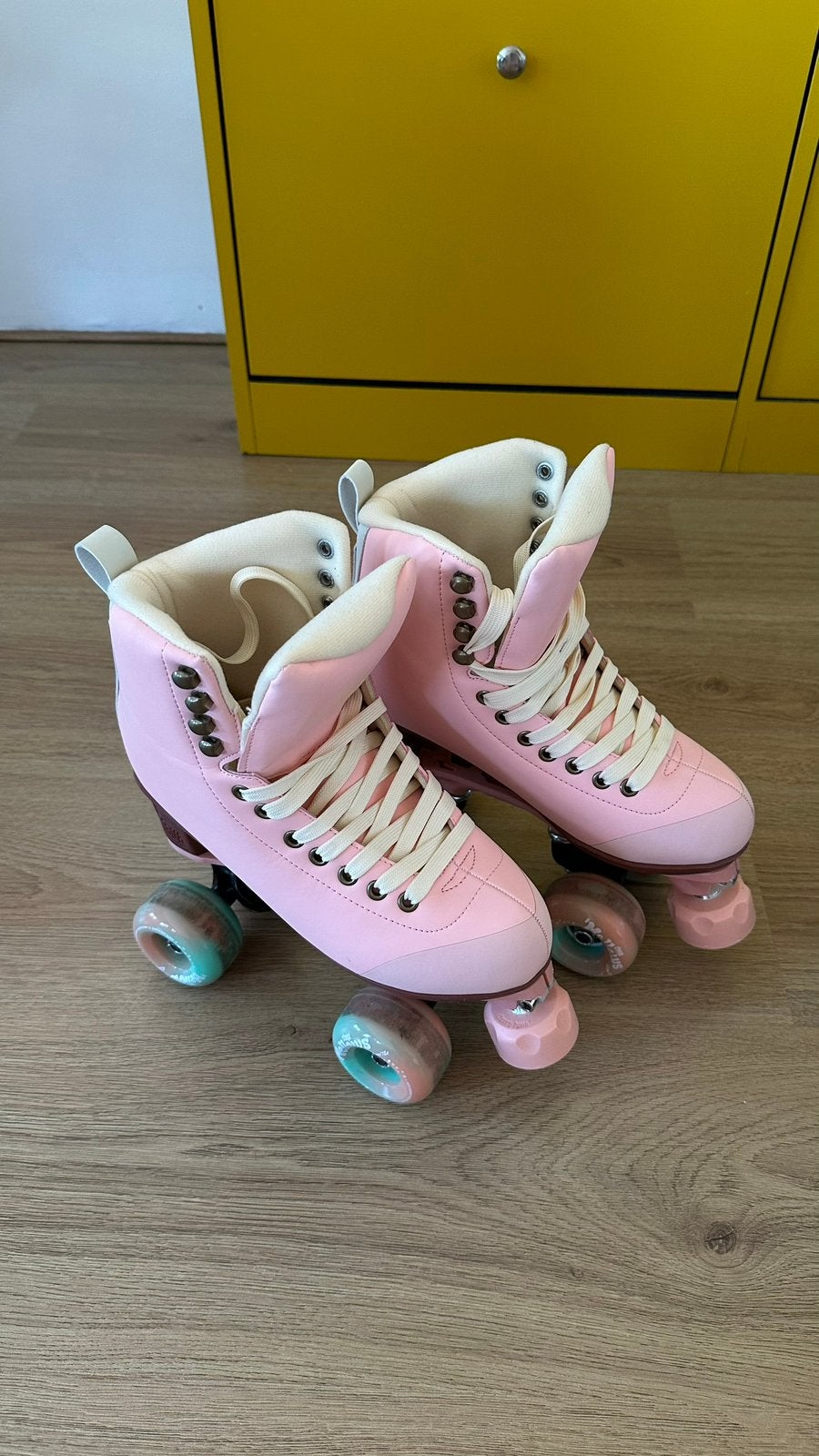 Chaya roze rolschaatsen maat 38, Ophalen, Zo goed als nieuw, Bescherming, K2