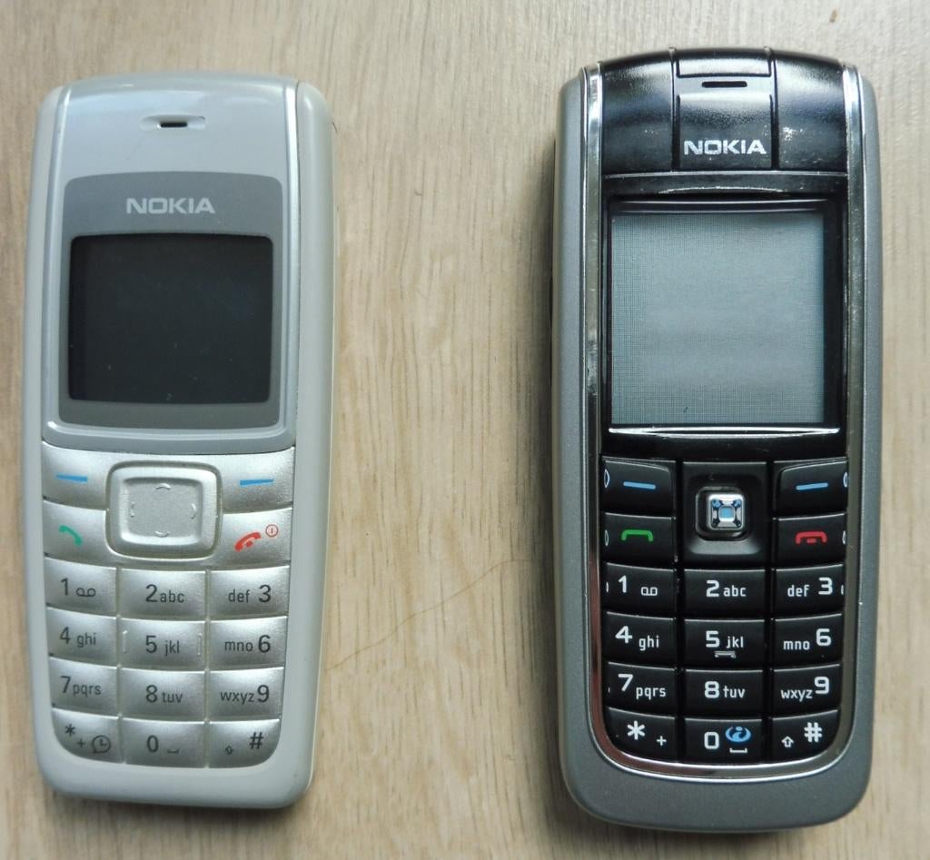 2 x Nokia mobiele telefoon (model 1100 en 6021) compleet!, Gebruikt, Verzenden, Geen camera, Zwart