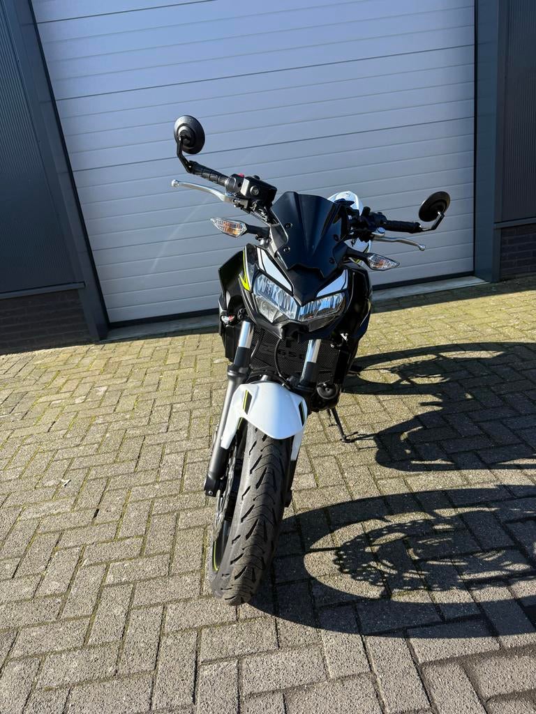 Kawasaki Z650 35 kw uit 2020, 2 cilinders, Sportuitlaat, Bedrijf, Meer dan 35 kW
