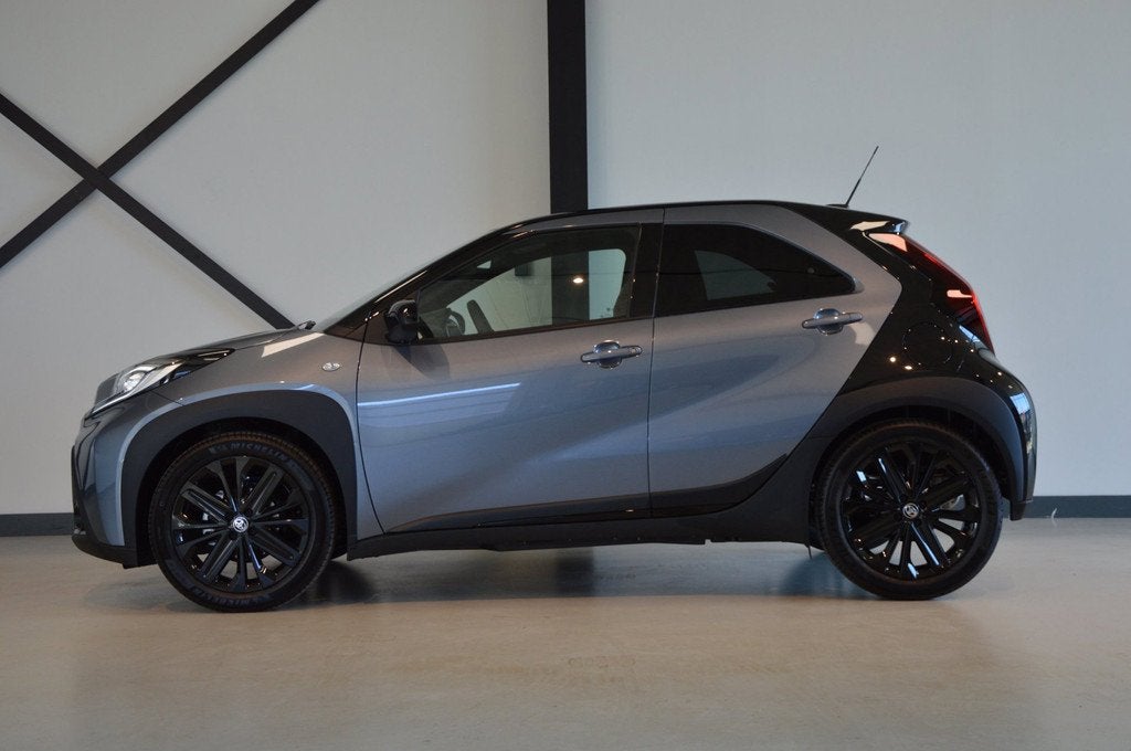 Toyota Aygo X 1.0 VVT-i MT Pulse Nieuw direct leverbaar, Auto's, Toyota, Stof, 4 stoelen, Origineel Nederlands, Nieuw