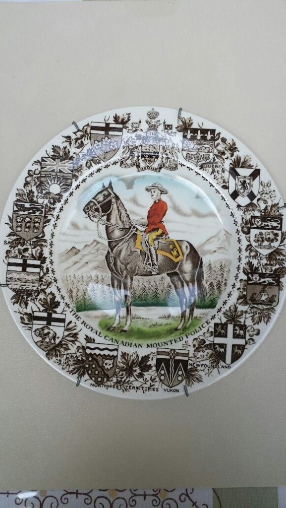 Wandbord ~ The Royal CANADIAN Mounted POLICE ~ Ø 25 cm, Ophalen of Verzenden, Overige soorten, Overige gebieden, Overige typen