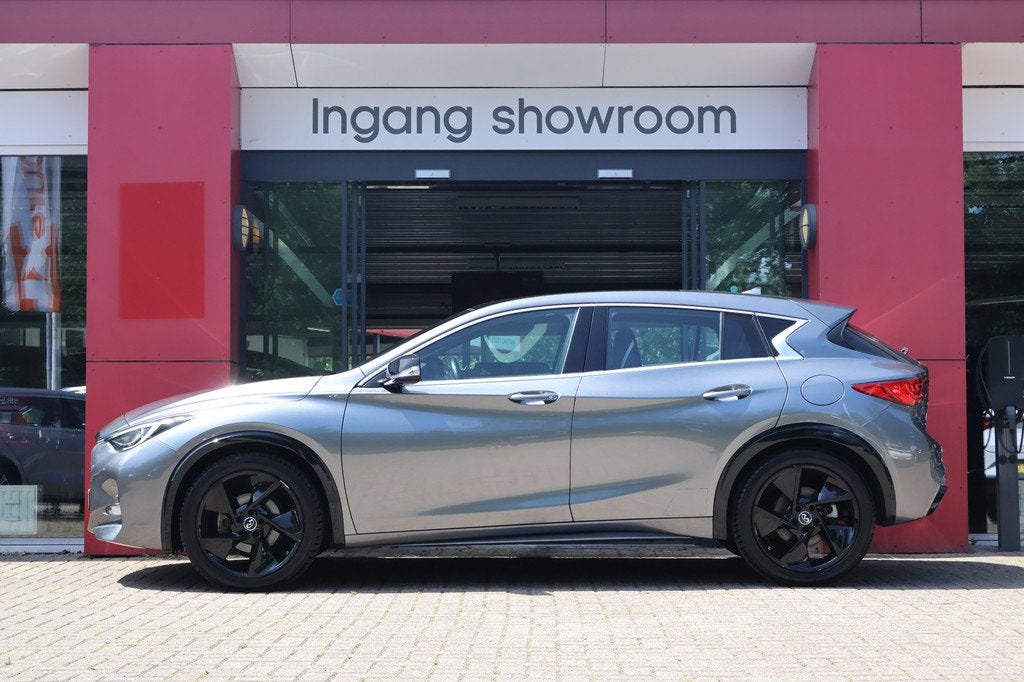 Infiniti Q30 1.6 T Sport | Origineel NL | Panoramadak | Bose, Auto's, Infiniti, Gebruikt, 700 kg, Bedrijf, 84 €/maand