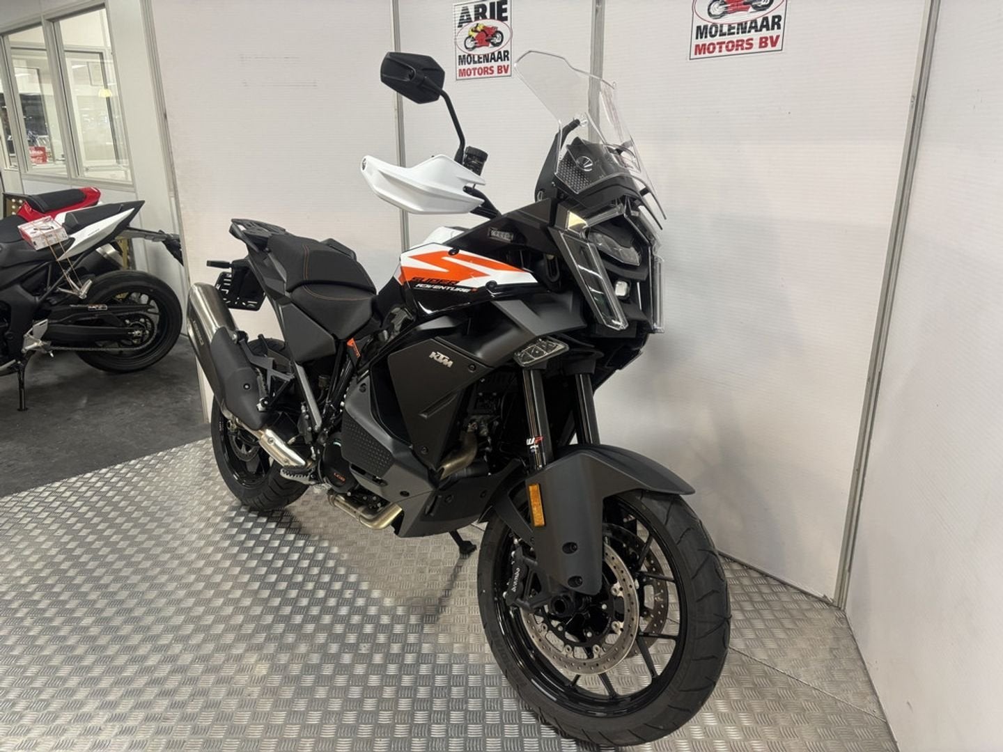 KTM 1390 Super Adventure S (bj 2025 model 2026), 2 cilinders, KTM, Motorrijbewijs A, Bedrijf