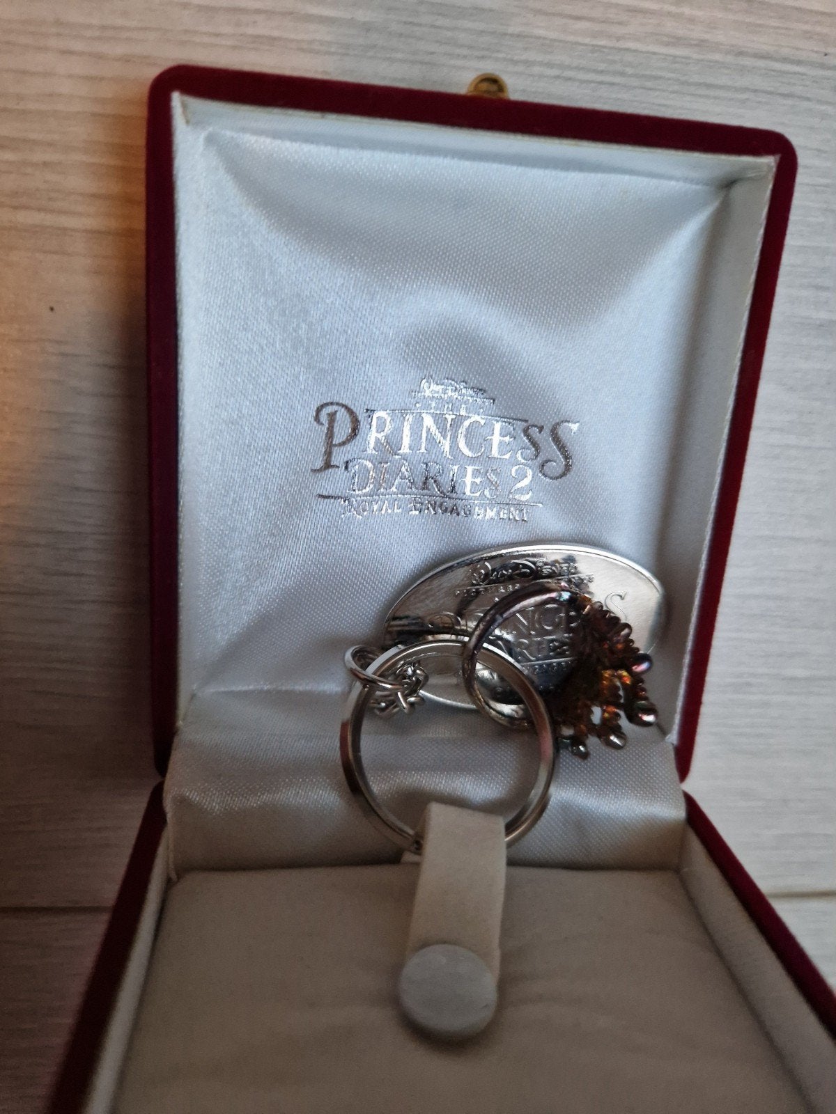 2001 the princess diaries ring sieraad sleutelhanger, Ophalen of Verzenden, Overige figuren, Beeldje of Figuurtje